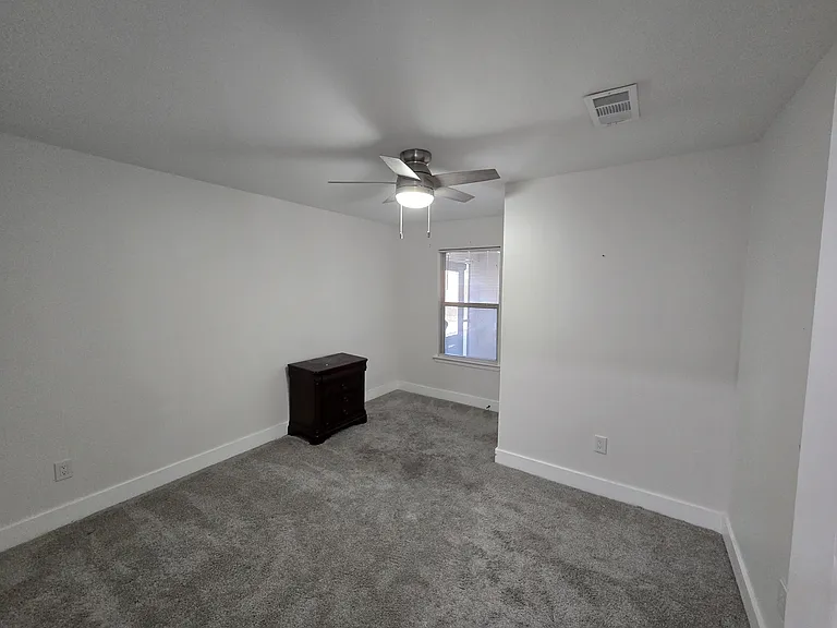 5509 Edgewater Cir — Photo 8