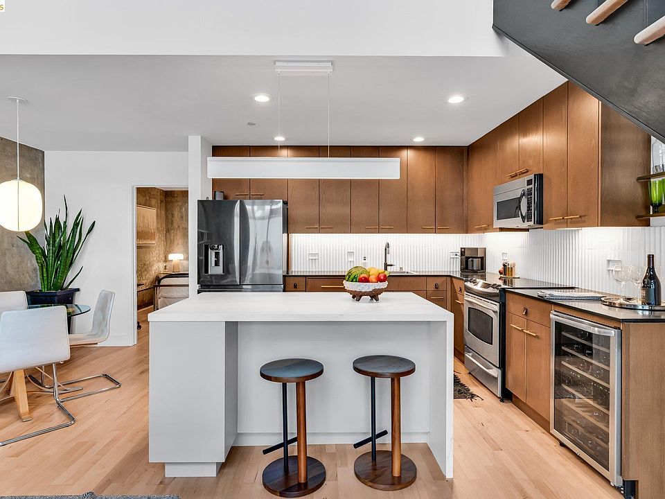 1st image of 311 Oak St APT 102