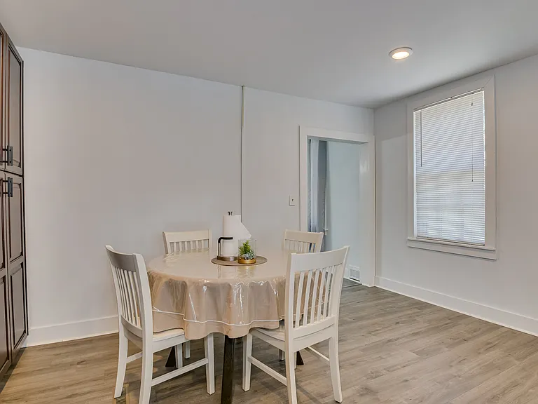 714 Hickman Rd — Photo 16