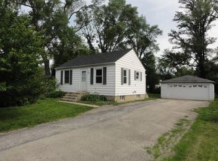 407 E North St, Lockport, IL 60441