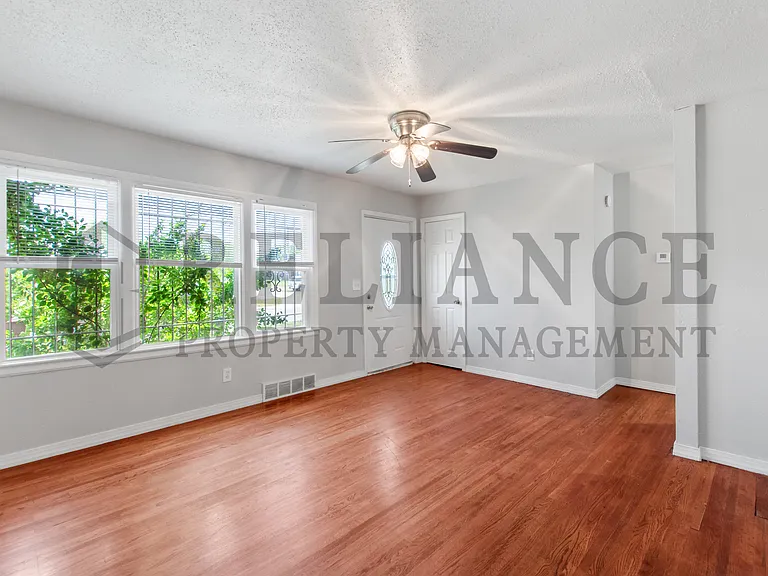 2219 N Prince St — Photo 7