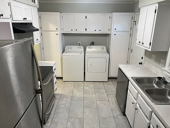 4th image of 1694 Myrna Ln