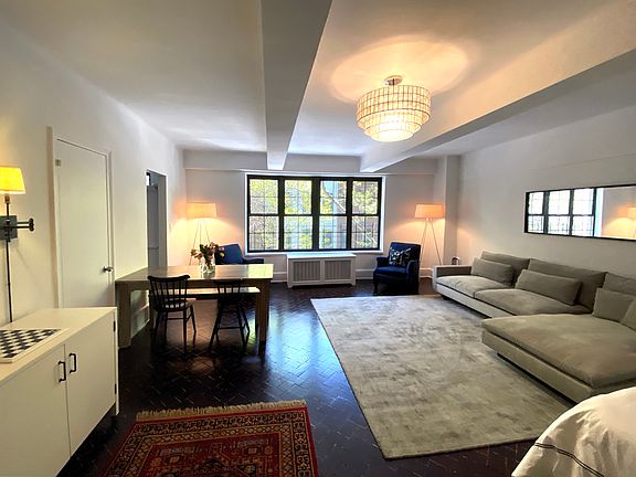 3rd image of 160 W 73rd St APT 3A