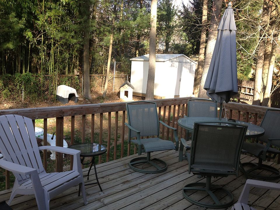 1st image of 122 Scarlet Dr