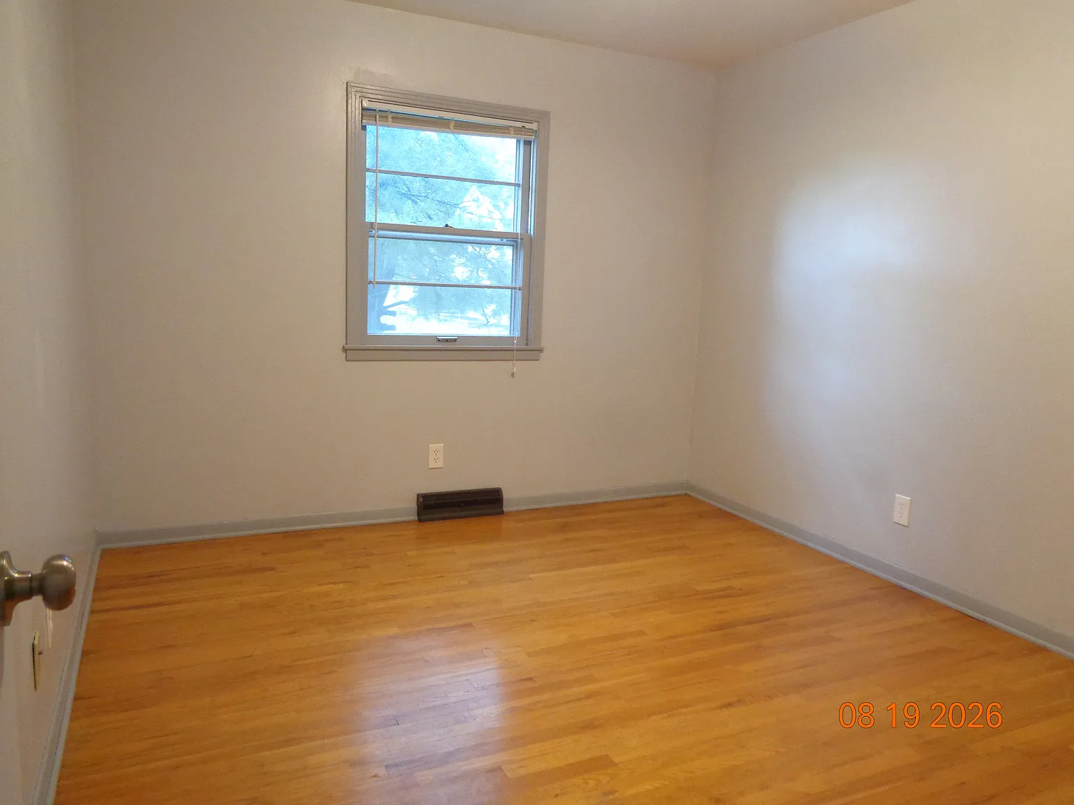 3 bed, 1172 sqft, $2,000 — Photo 3