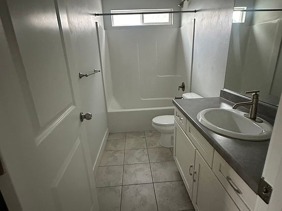 4th image of 4336 W Watchmen Way