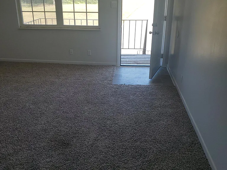450 Old Edgemore Ln #19 — Photo 2