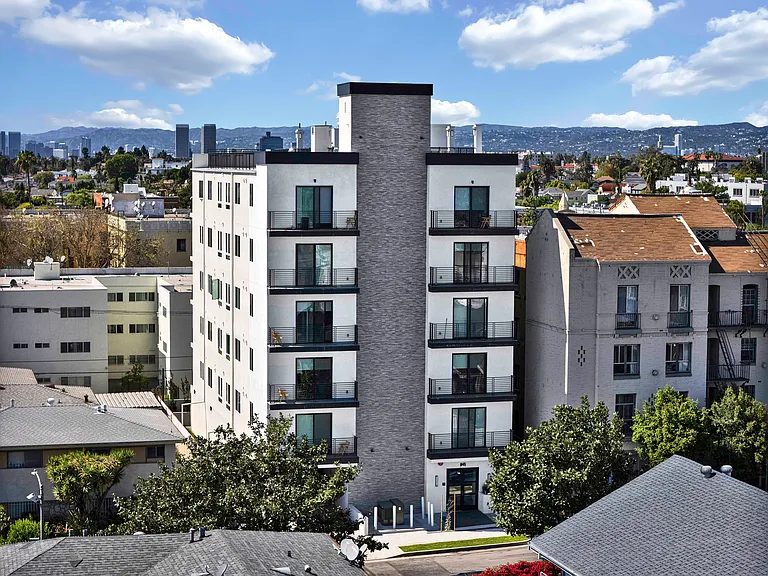 845 S Saint Andrews Pl — Photo 30