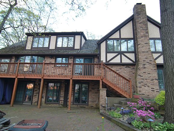 4th image of 15841 Oak Ln