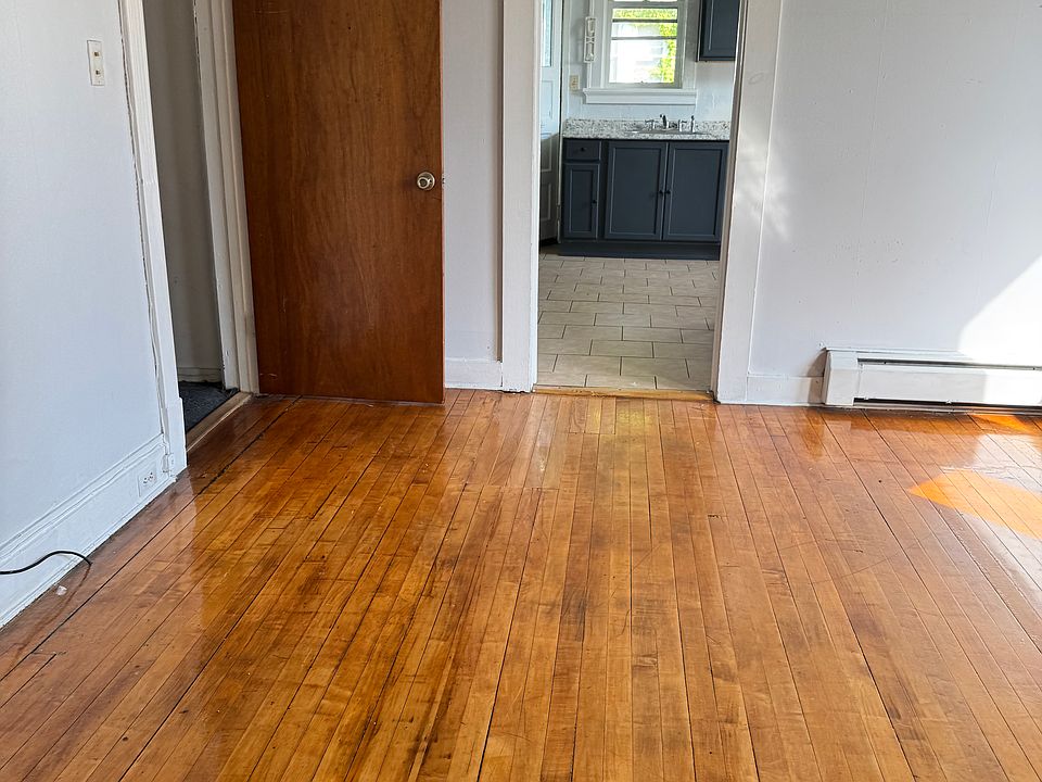 2nd image of 91 N Pine Ave #2