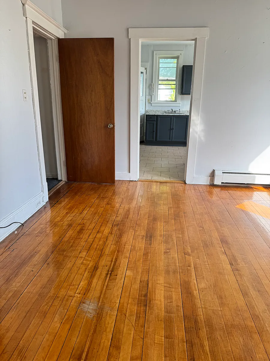 Building Photo - 91 N Pine Ave #2