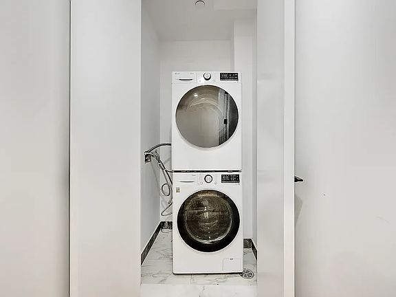 5th image of 33 Clarkson Ave #3B