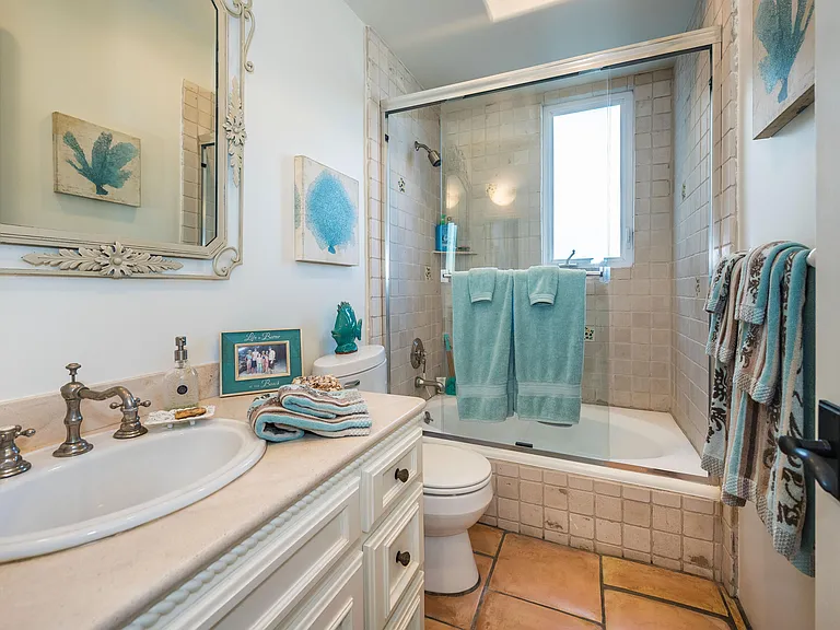 875 Sand Point Rd — Photo 16