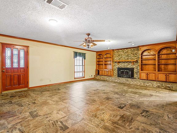 2nd image of 524 Walker Rd