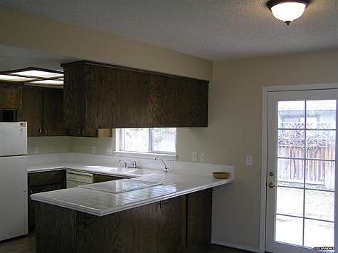 4th image of 1315 Patricia Dr