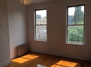111 Freeman St APT 3R, Brooklyn, NY 11222