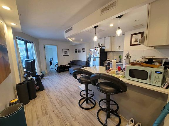 3rd image of 13835 Elder Ave #602