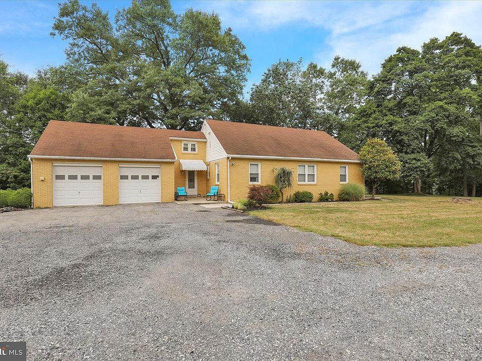 1st image of 61 Weaver Ln