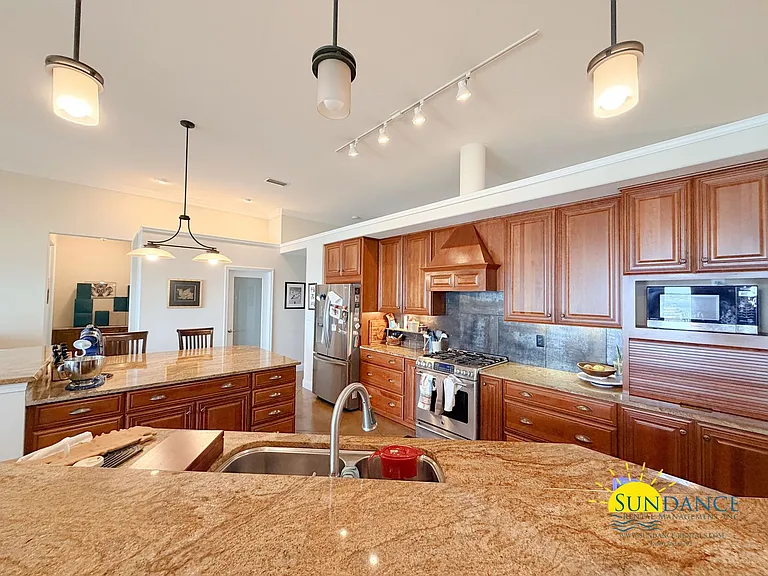 249 Beachview Dr — Photo 9