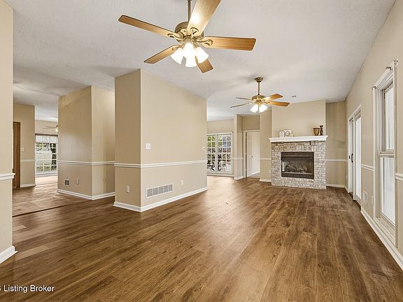 2nd image of 60 Magnolia Ct