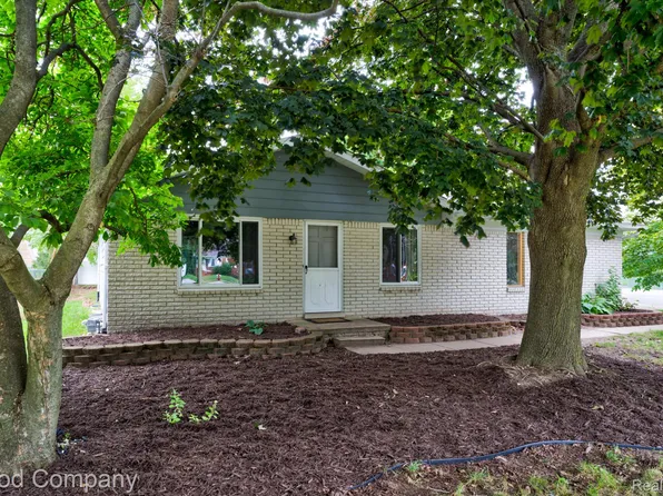 47051 Burton Dr, Shelby Township, MI 48317