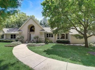 3333 Creekview Ter, Minnetonka, MN 55305