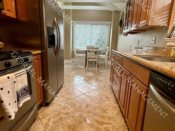 3rd image of 1573 Catalpa Dr
