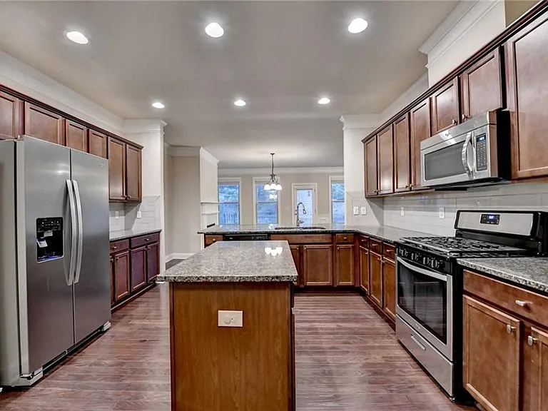 11619 Davenport Ln — Photo 15