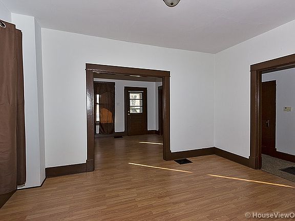 5th image of 624 N Fountain St