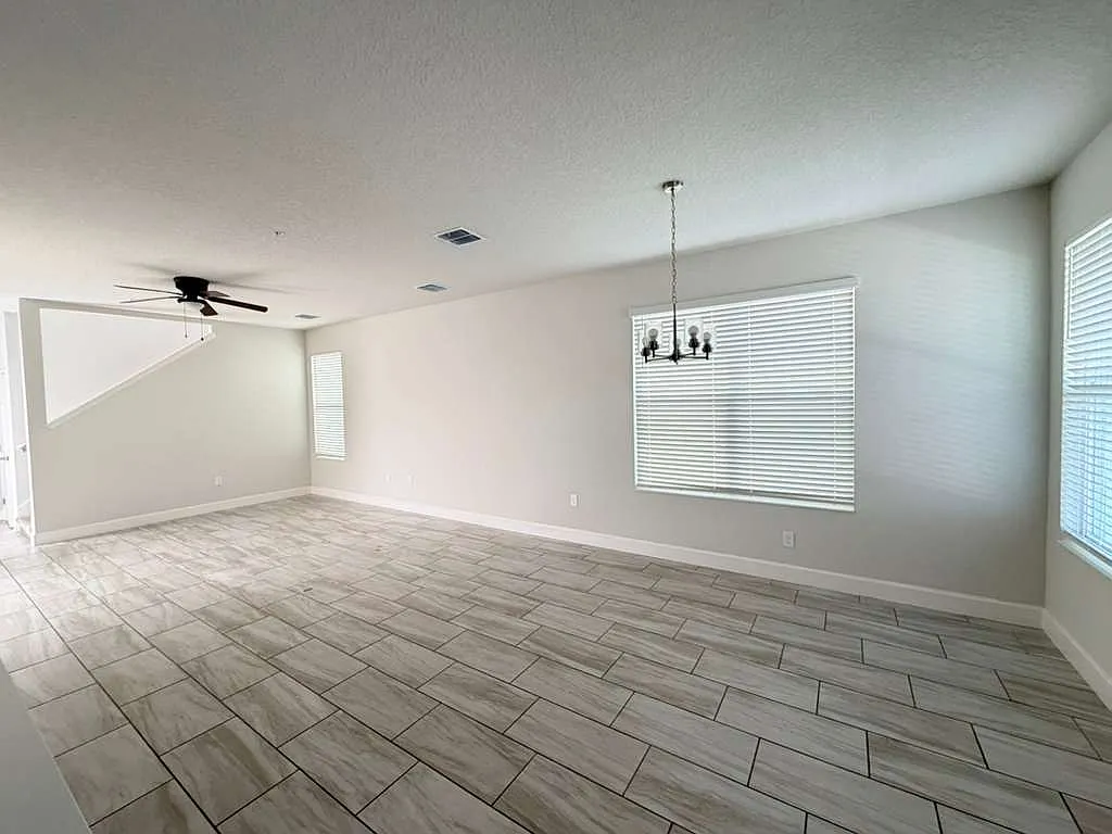 Building Photo - 381 Belmond Dr