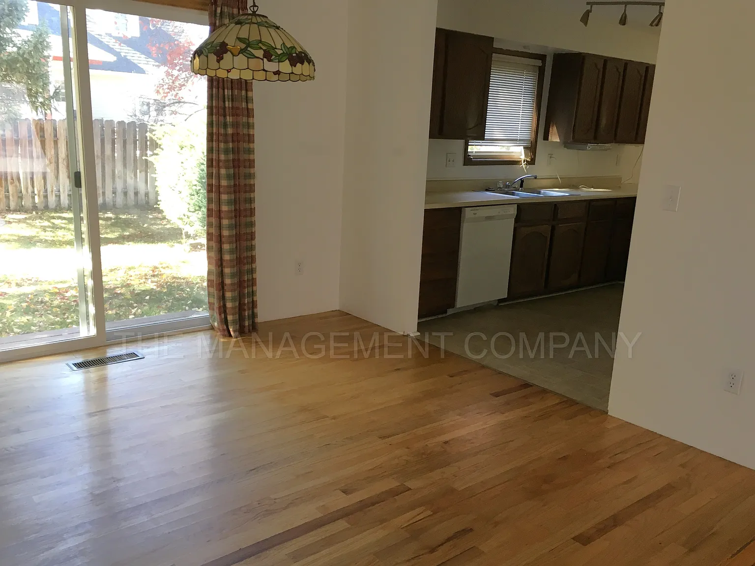 4 bed, 2.5 bath, 2016 sqft, $2,200 — Photo 3