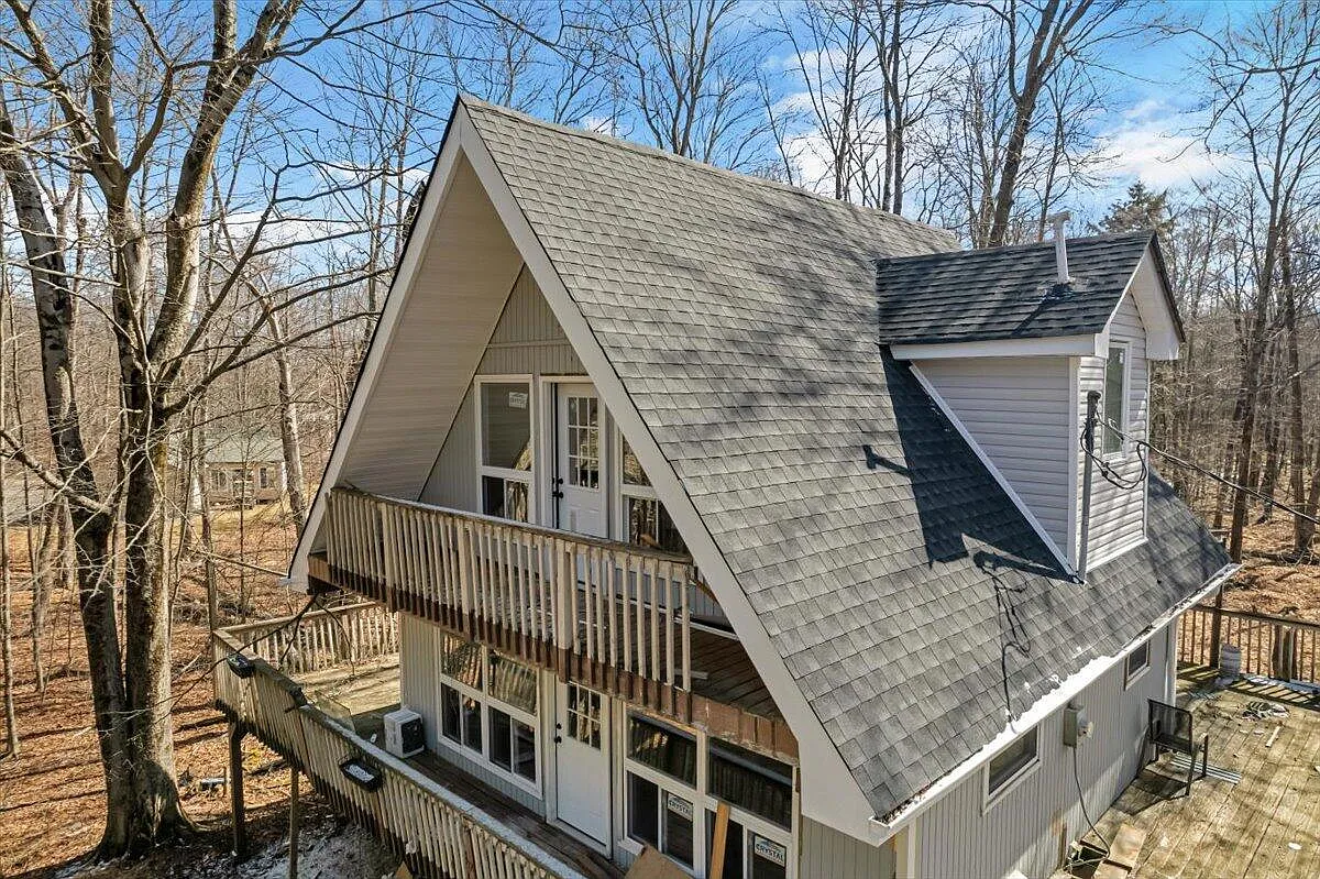 Photo 2 of 14 - 148 Marthas Ln - Pocono Lake, PA Building Photo - 148 Marthas Ln
