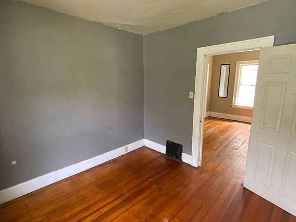 5th image of 1134 N Brookfield St