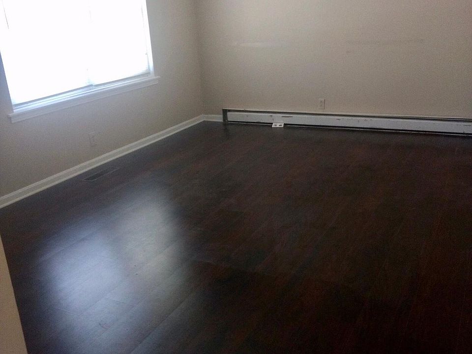 2nd image of 1040 Gordon Cir