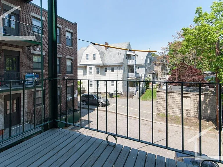 27 Glenville Ave #1 — Photo 6