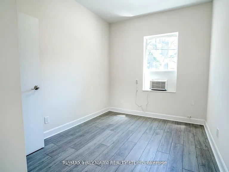 420 Parliament St #1 — Photo 17