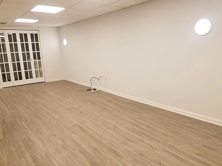 221 Head House Ct — Photo 17