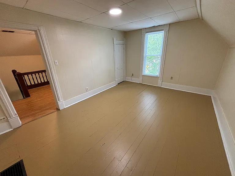 1394 1/2 Harrison St — Photo 5