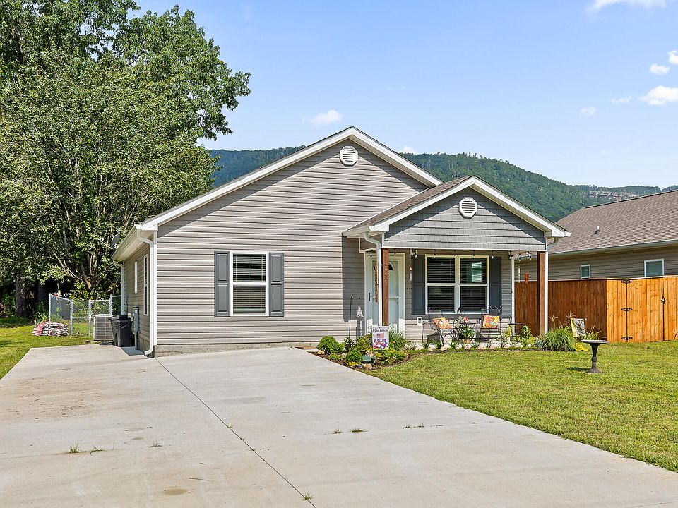 8451 West Pkwy, Soddy Daisy, TN 37379 MLS 1376289 Zillow