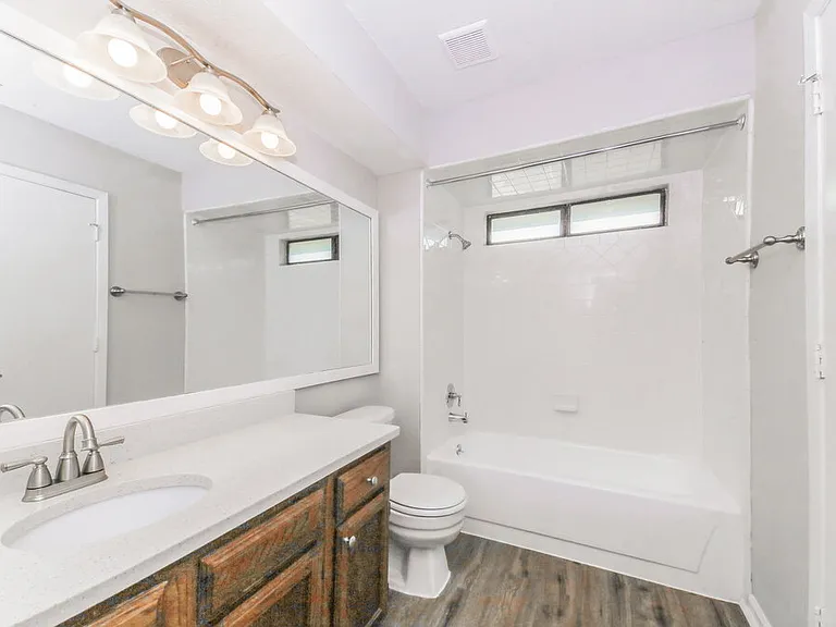 2325 Woodhollow Ave — Photo 12