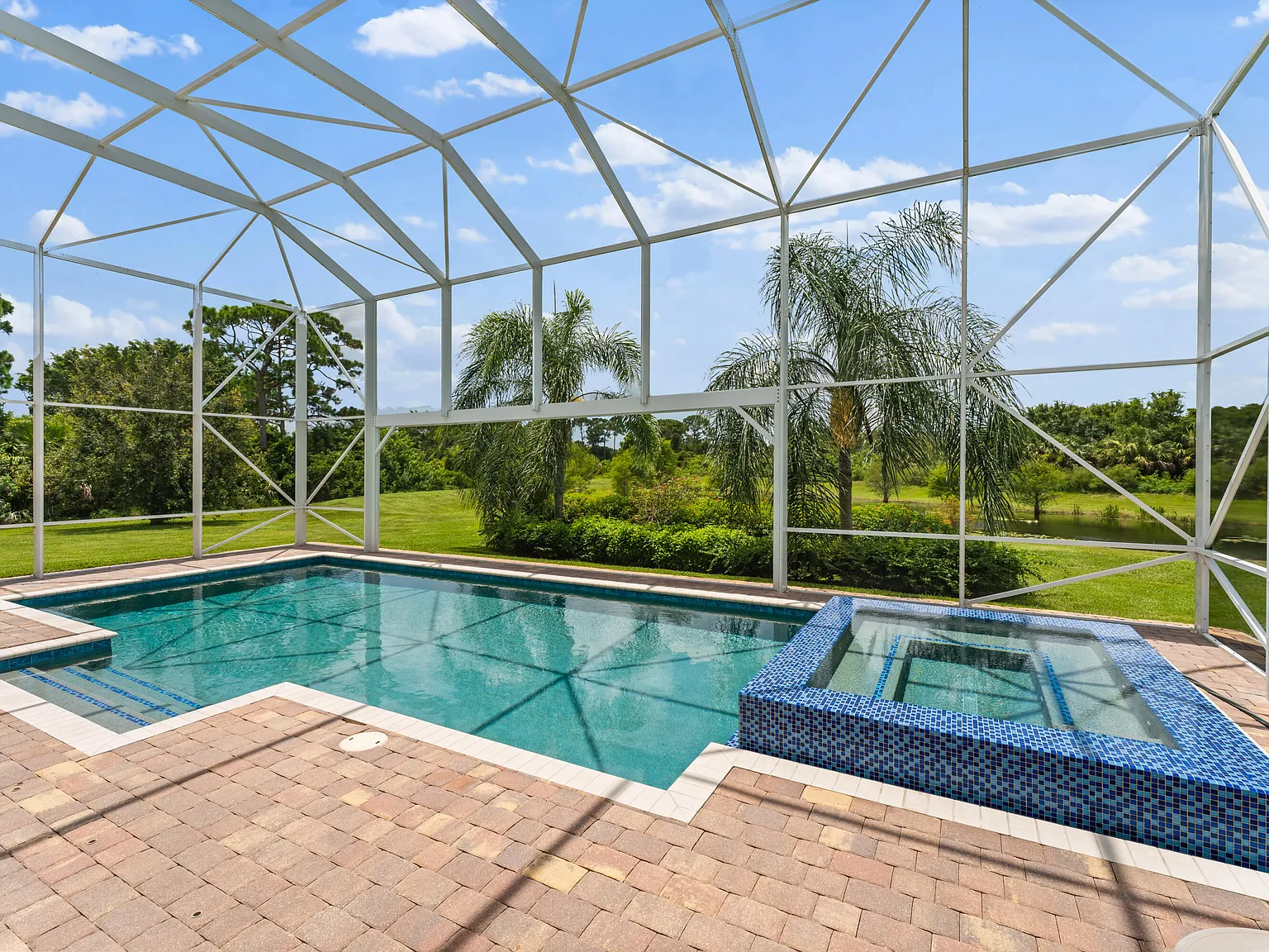 5 bed, 4.0 bath, 3611 sqft, $6,250 — Photo 2