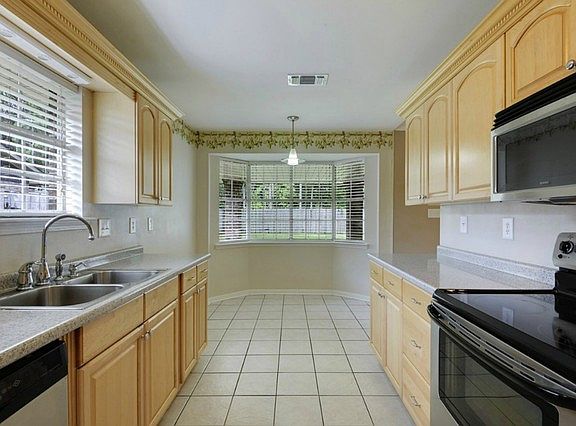 5th image of 605 Lake Sardis Dr