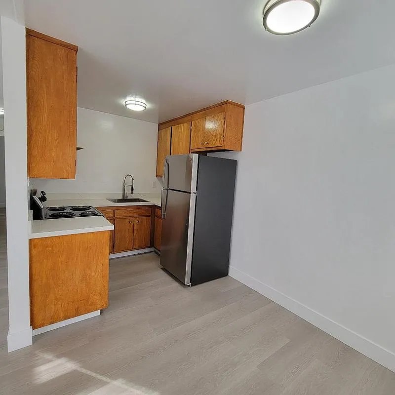 2 bed, 1.0 bath, 600 sqft, $2,495 — Photo 2