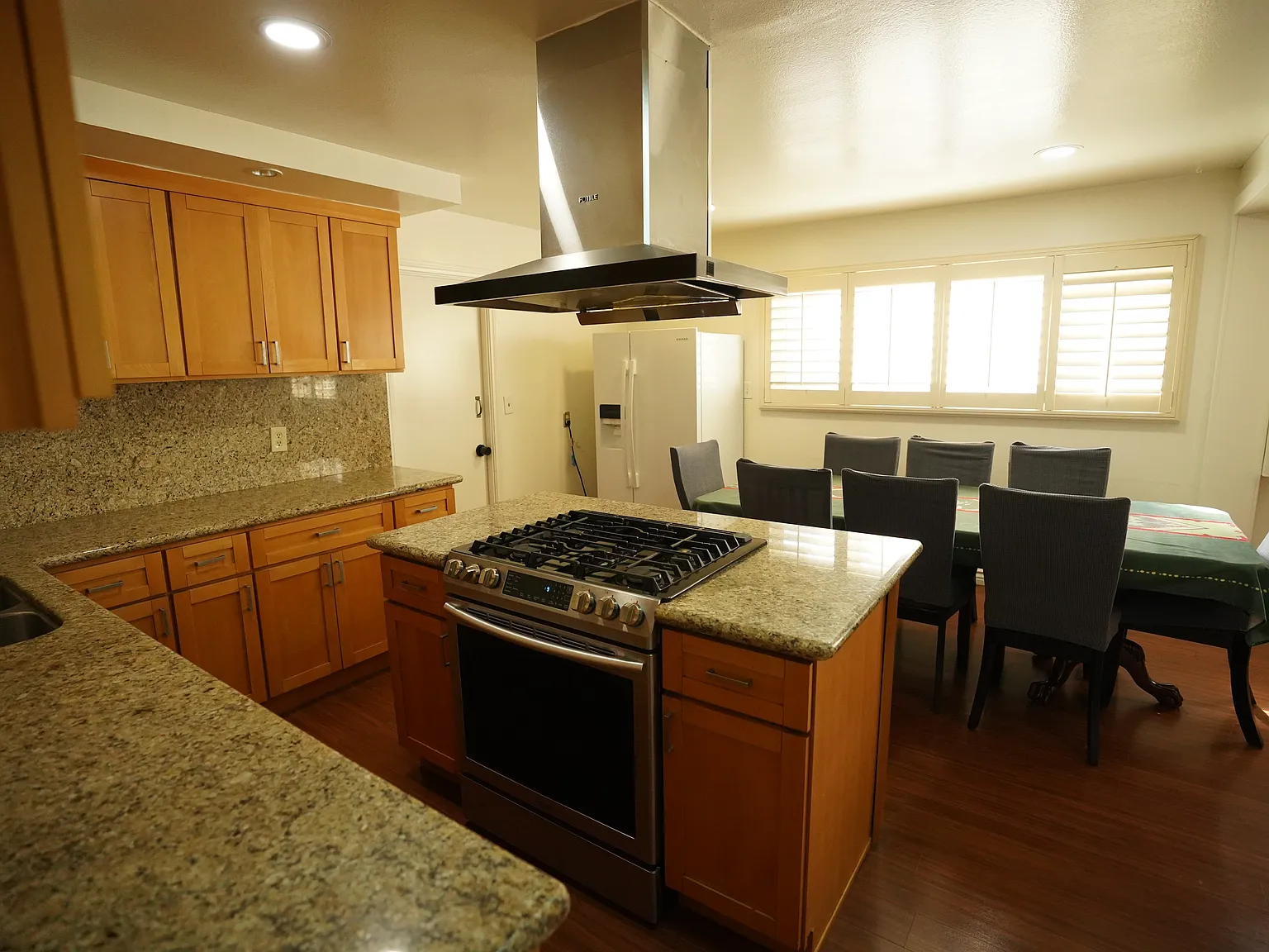 5 bed, 1800 sqft, $5,500 — Photo 3