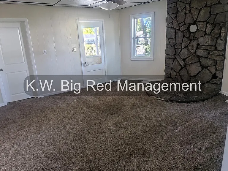 516 Sherley St — Photo 3