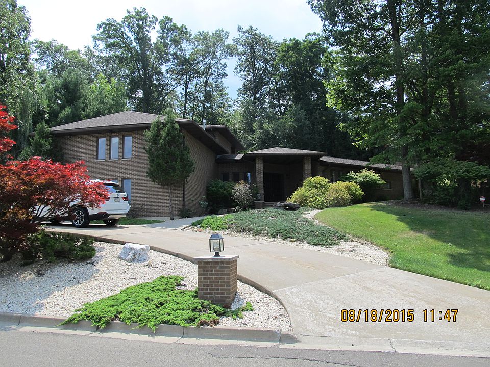 1st image of 3372 Douglas Dr