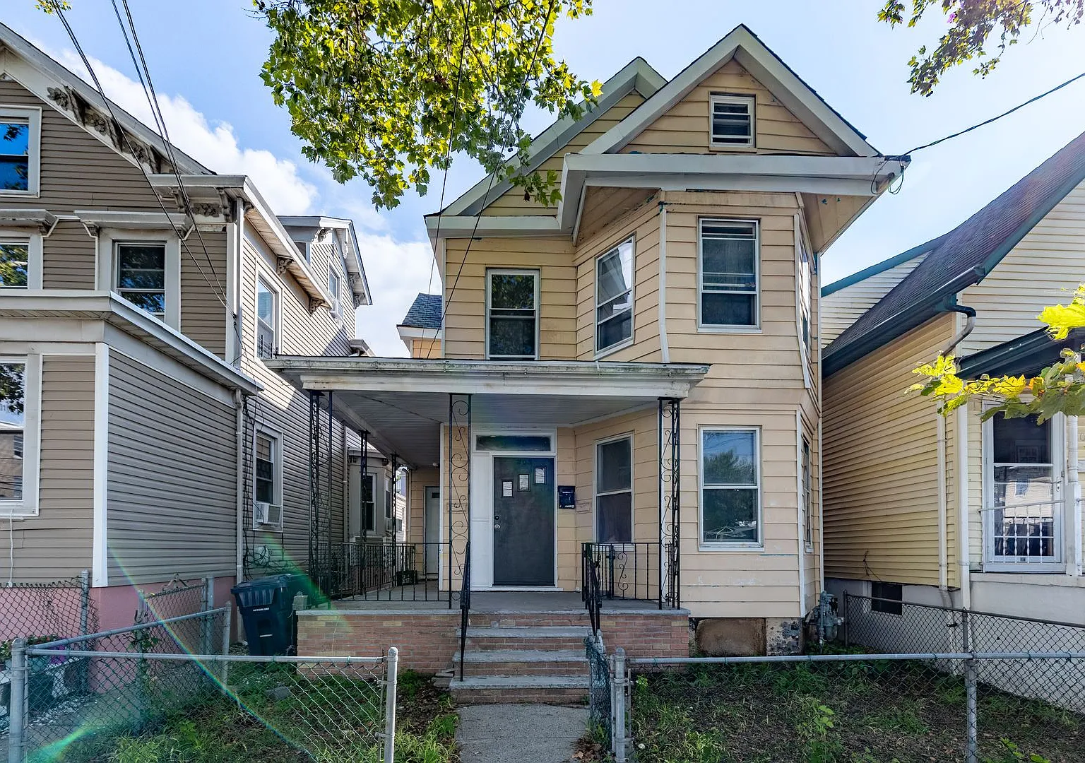 203 Patterson Ave — Photo 1
