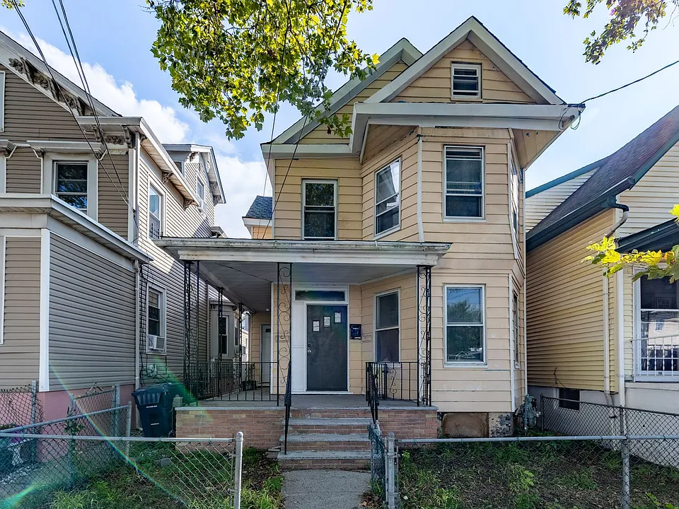 203 Patterson St