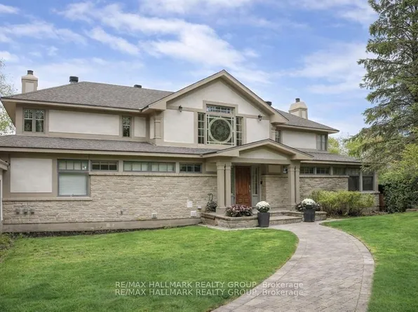 23 Davidson Dr, Ottawa, ON K1J 6L7