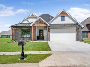 18953 E Woodland Rd, Catoosa, OK 74015